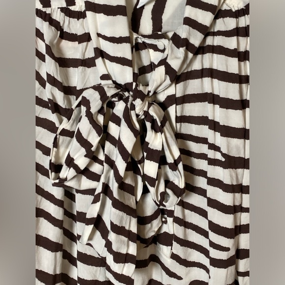 H&M Zebra Print Blouse with Tie Neck - Size 4 - Picture 6 of 10
